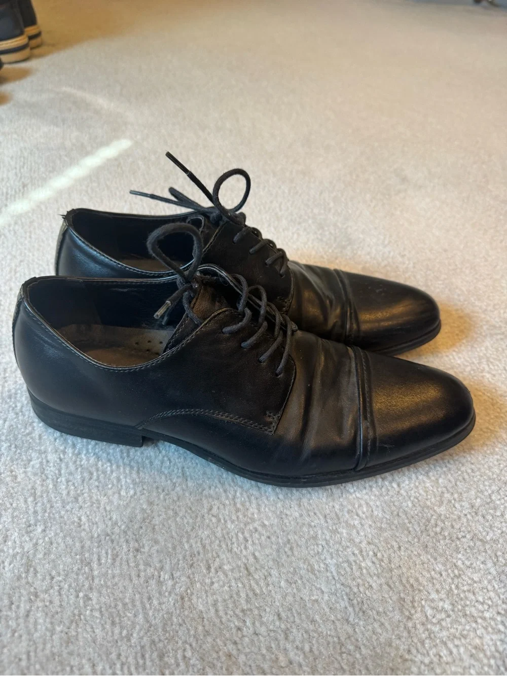 Express Men’s Black Leather Cap-Toe Derby Dress Shoes